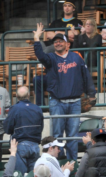 Detroit Tigers fan catches 5 foul balls in 8 innings